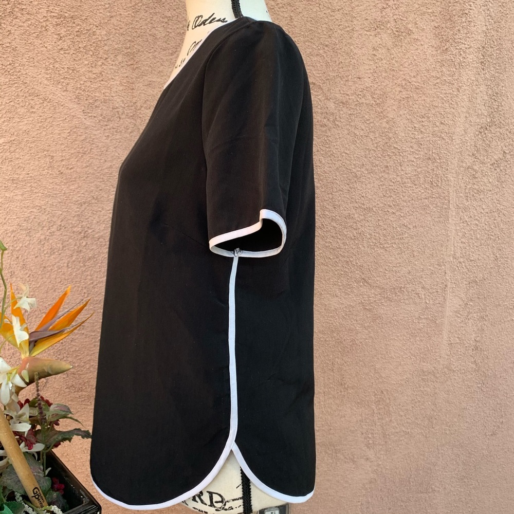 Forever 21 black and white top